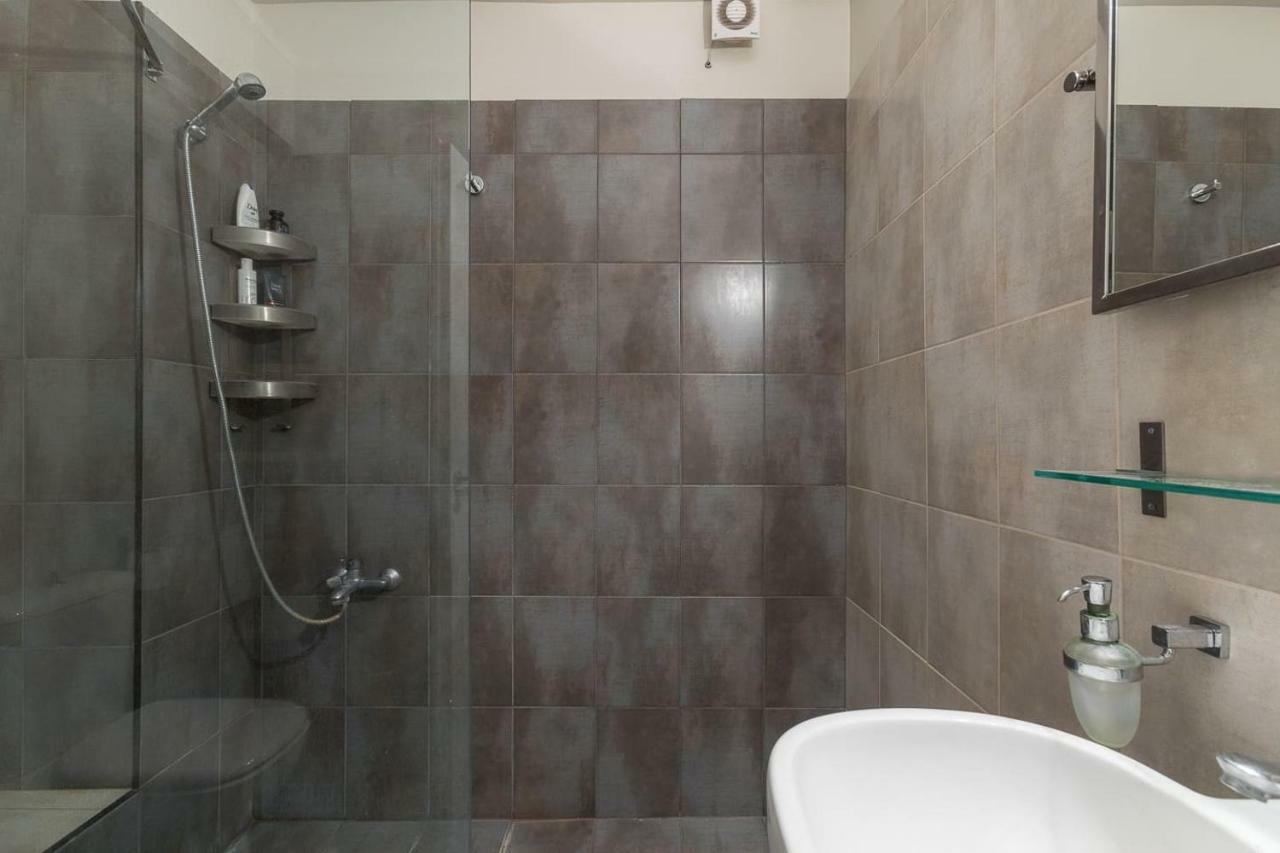 Spacious & Modern Flat In Heart Of 아테네 외부 사진